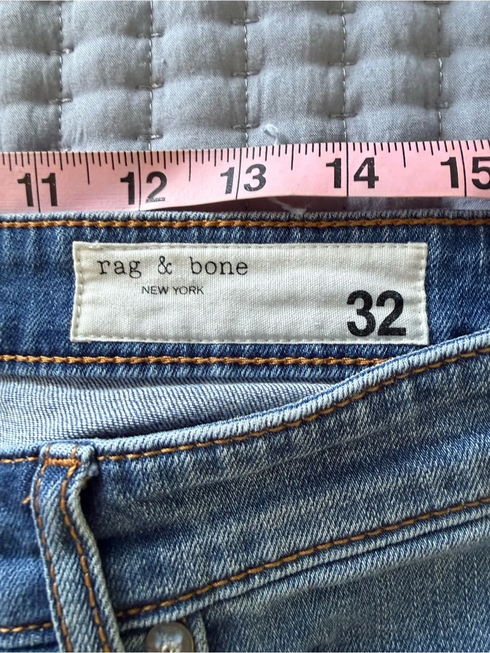Rag & Bone Boyfriend Jeans Women’s Size 32 Raw Hem Distressed Light Wash